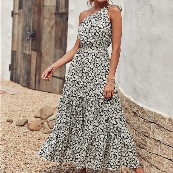 Dresses & Skirts - Boho floral print one shoulder A line dress
